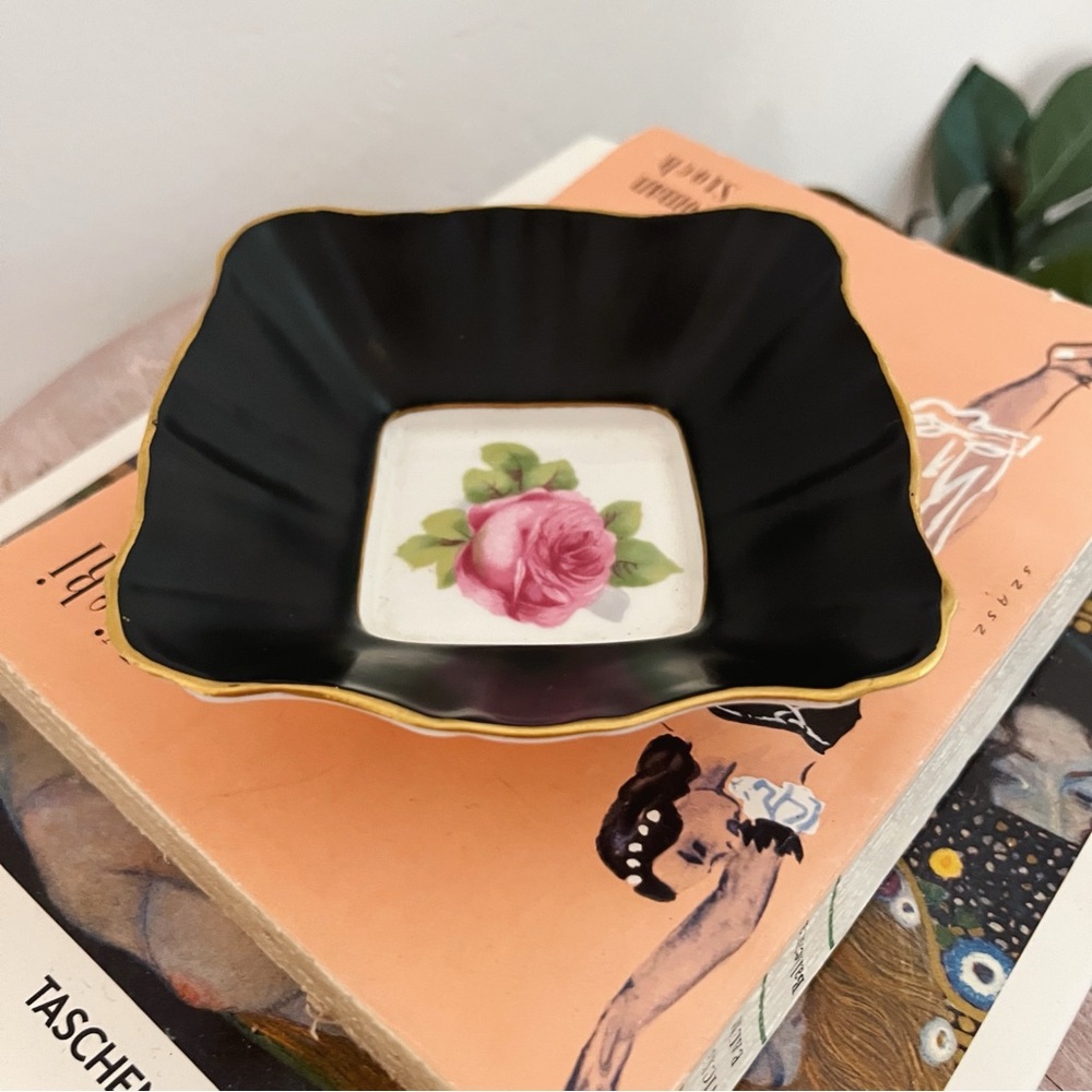 Vintage Royal Albert Old English Rose Matte Bowl